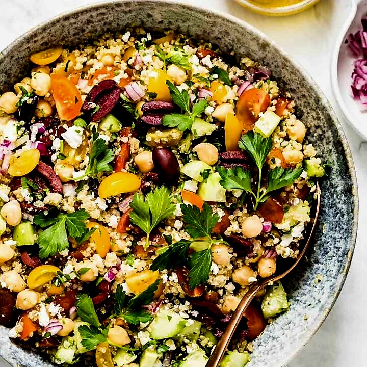 Mediterranean-Roasted-Chickpea-Quinoa-Salad