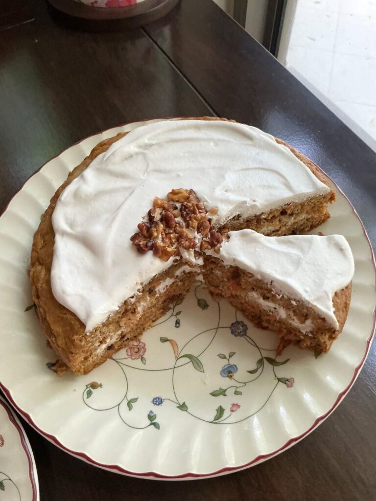 Carrot-cake-with-cream-cheese